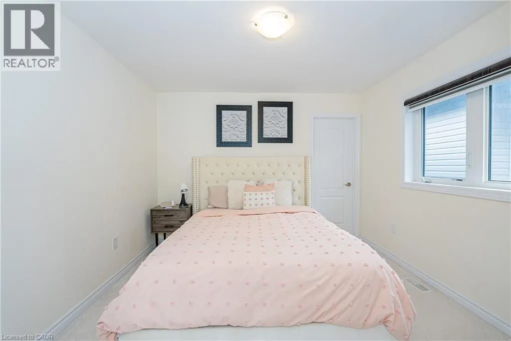 22 OAKTREE Drive