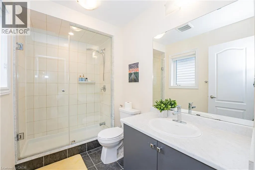 22 OAKTREE Drive
