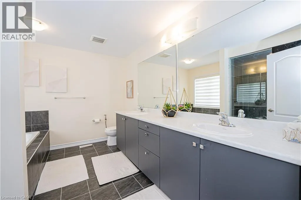 22 OAKTREE Drive