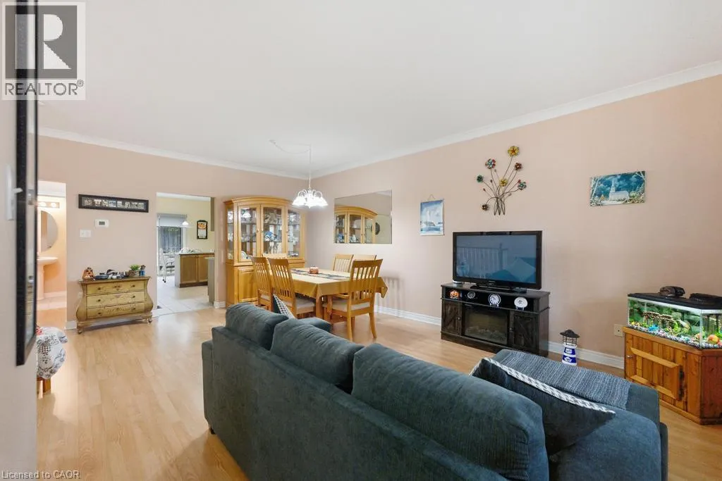 34 SOUTHBROOK Drive Unit# 7 #7