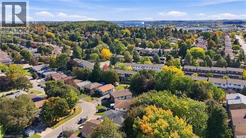 135 CEDARHILL Crescent