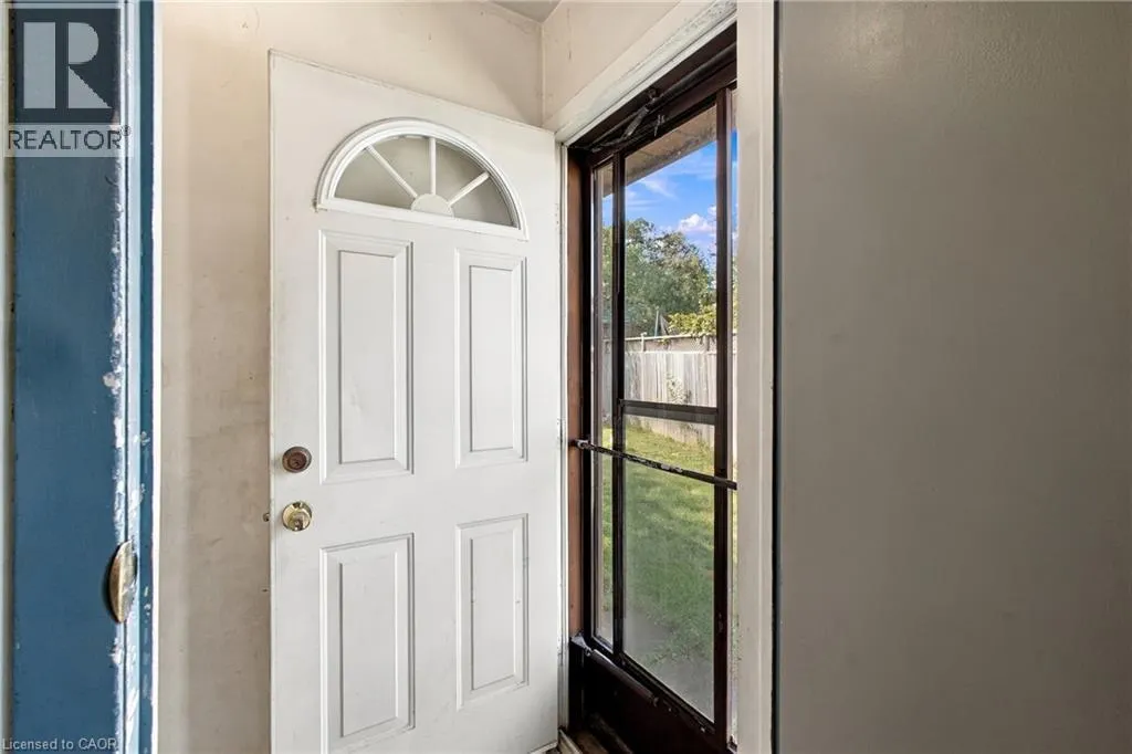 135 CEDARHILL Crescent