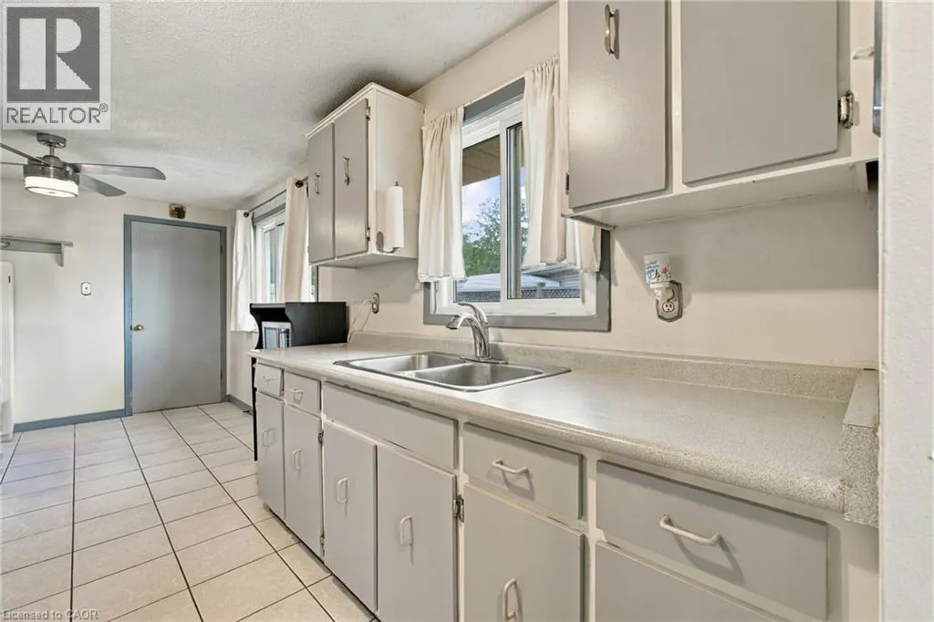 135 CEDARHILL Crescent