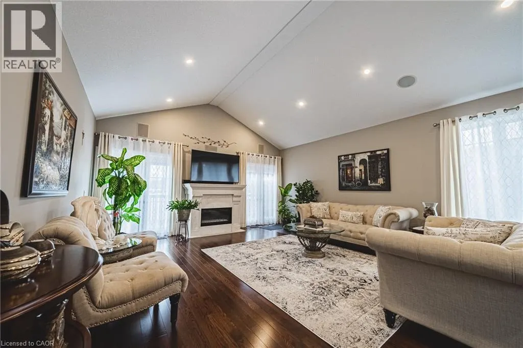 137 PINEHILL Drive
