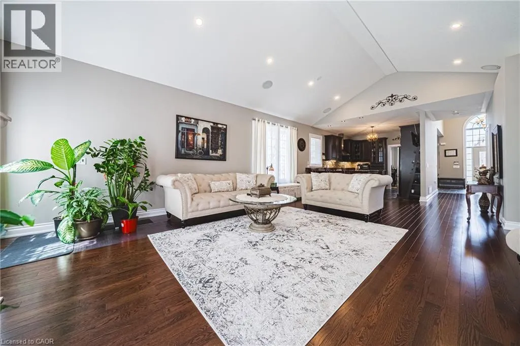 137 PINEHILL Drive
