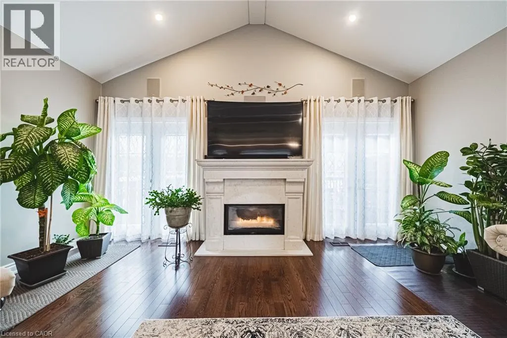 137 PINEHILL Drive