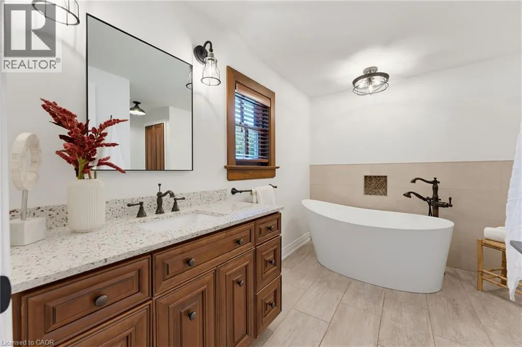 212 8TH CONCESSION Road E
