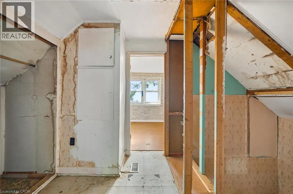 2 LINCOLN Crescent