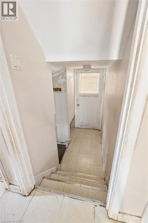 2 LINCOLN Crescent