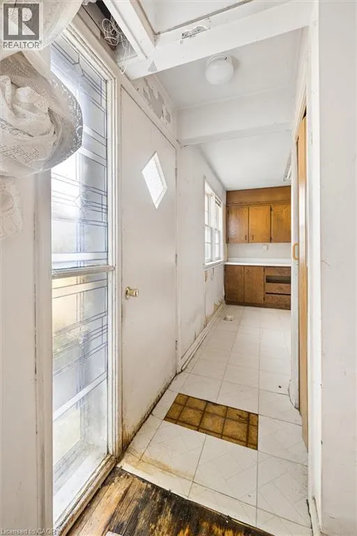 2 LINCOLN Crescent