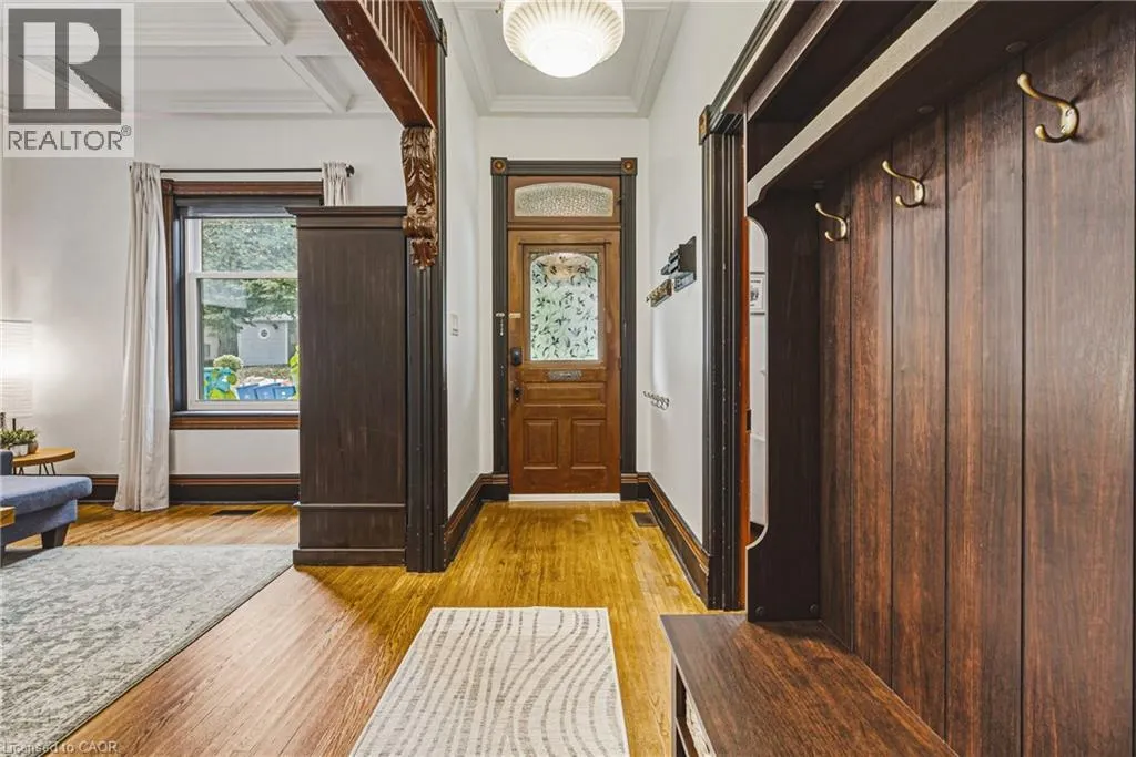 103 COURTNEY Street