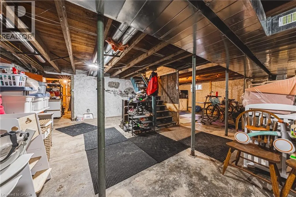 103 COURTNEY Street