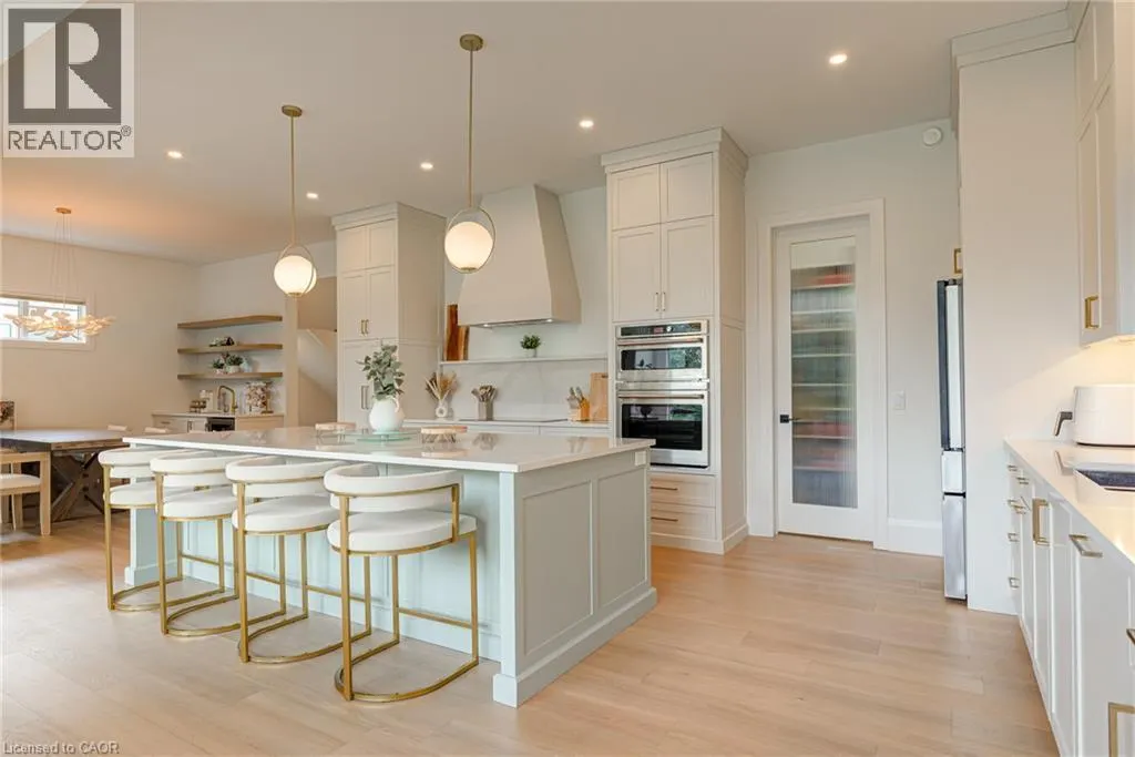 90 MARGARET Avenue N Unit# A #A