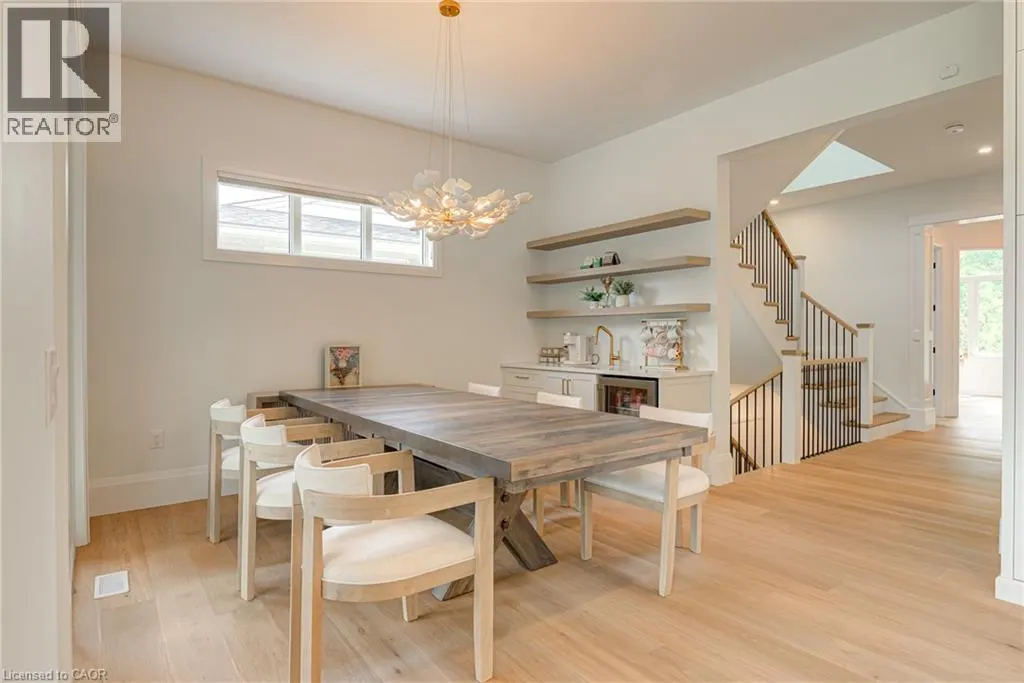 90 MARGARET Avenue N Unit# A #A