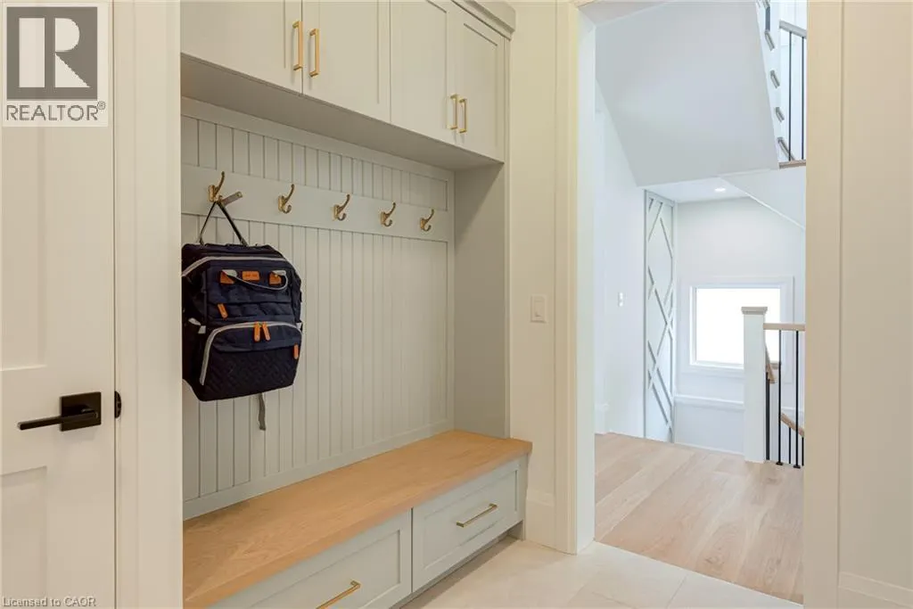 90 MARGARET Avenue N Unit# A #A