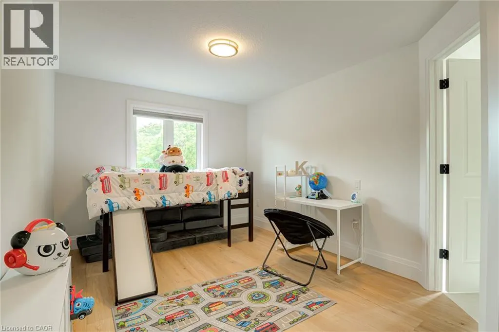90 MARGARET Avenue N Unit# A #A
