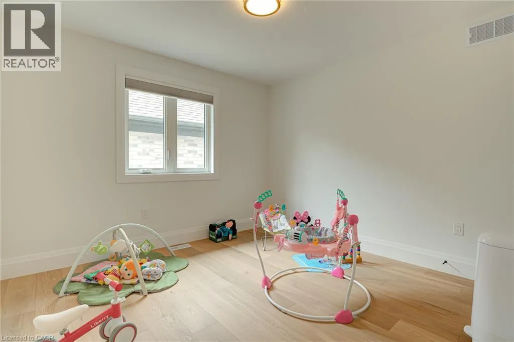 90 MARGARET Avenue N Unit# A #A
