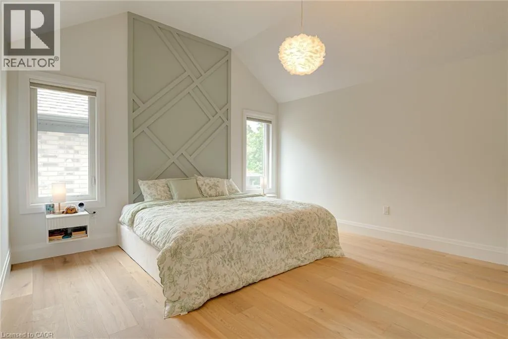90 MARGARET Avenue N Unit# A #A