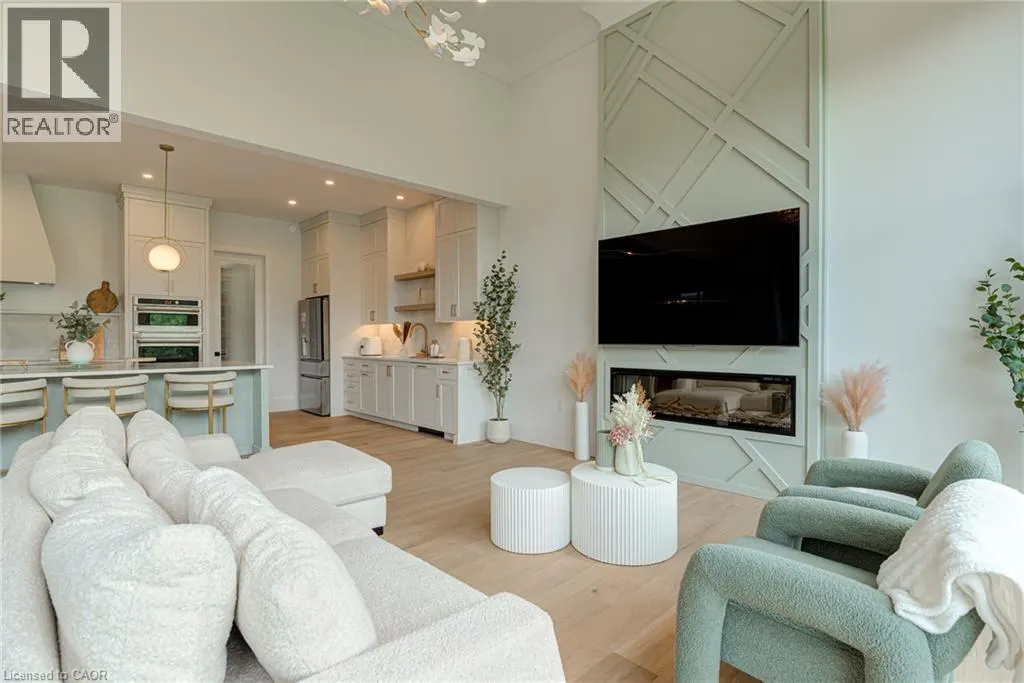 90 MARGARET Avenue N Unit# A #A
