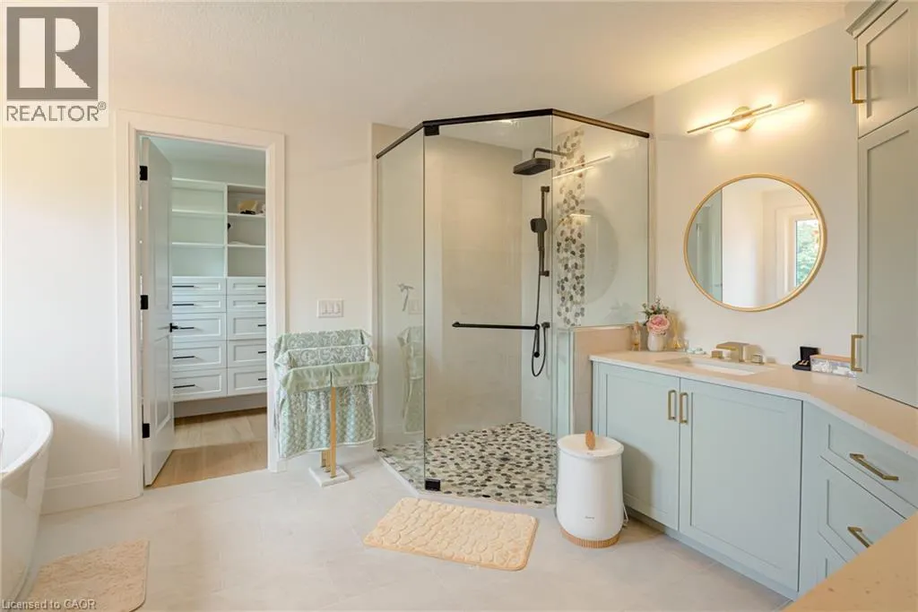 90 MARGARET Avenue N Unit# A #A