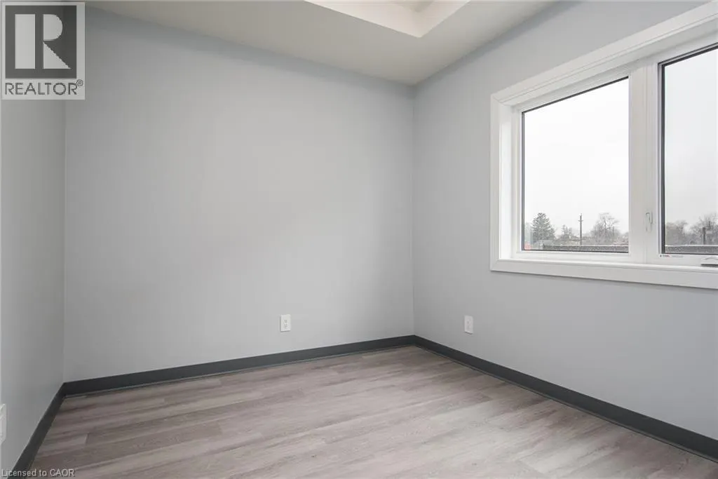 10 QUEEN Street Unit# 203 #203