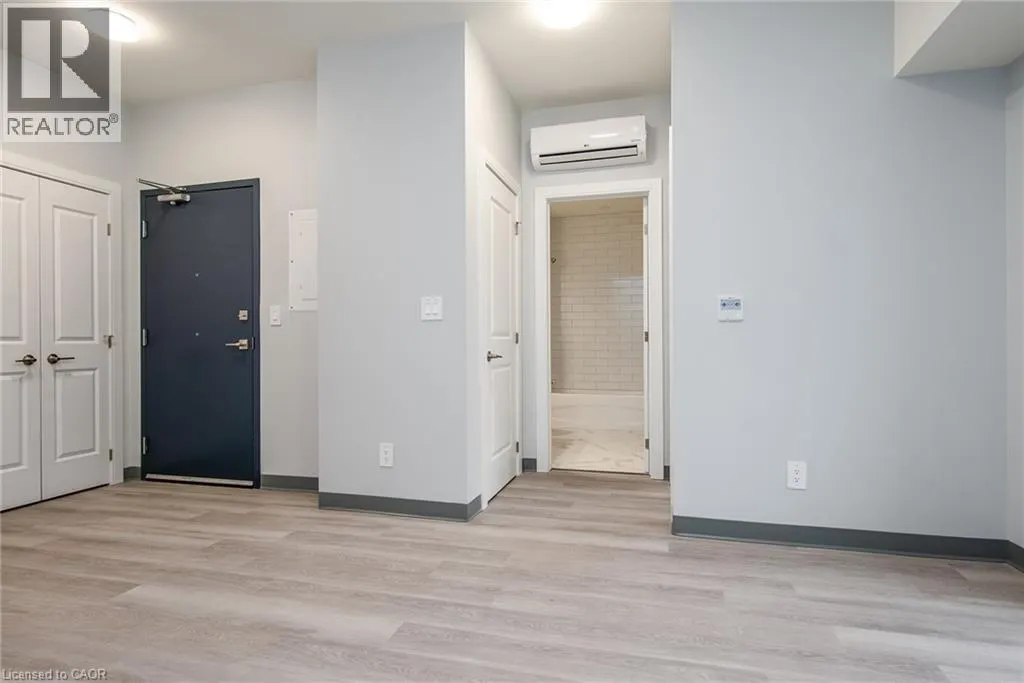 10 QUEEN Street Unit# 203 #203