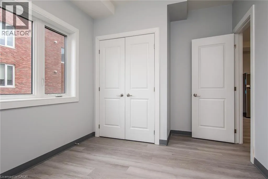 10 QUEEN Street Unit# 203 #203