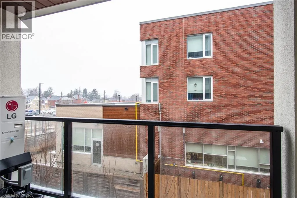 10 QUEEN Street Unit# 203 #203