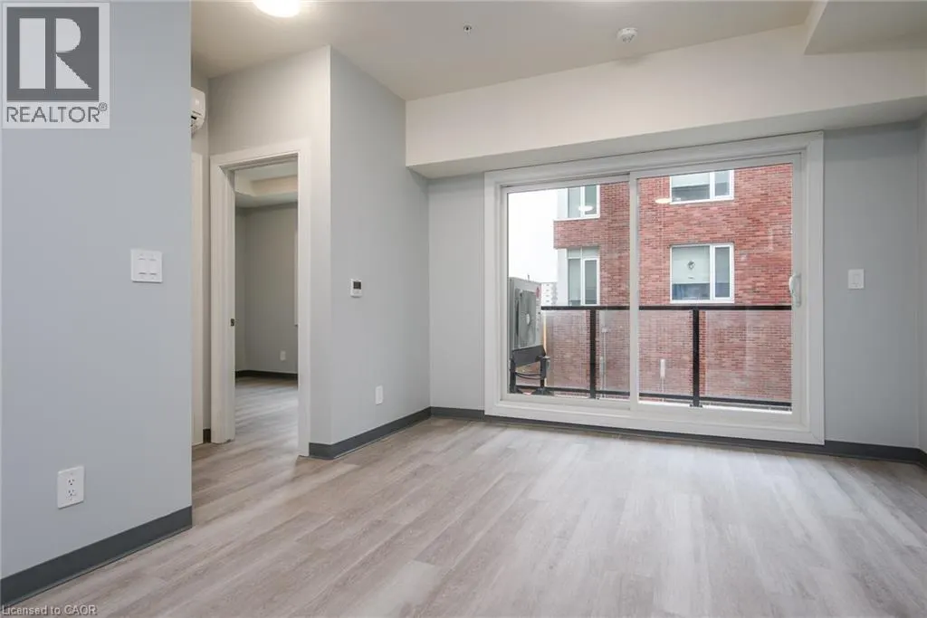 10 QUEEN Street Unit# 203 #203