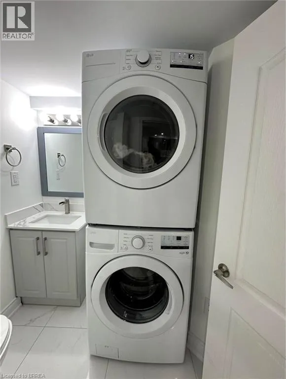 5 MUNRO Circle Unit# Lower #Lower