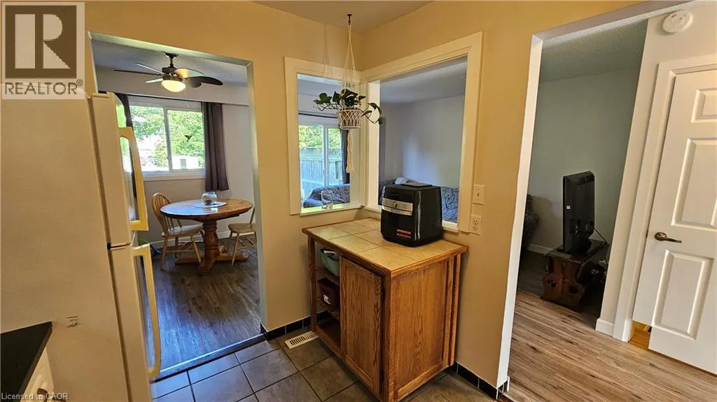 4 PARKSIDE Drive