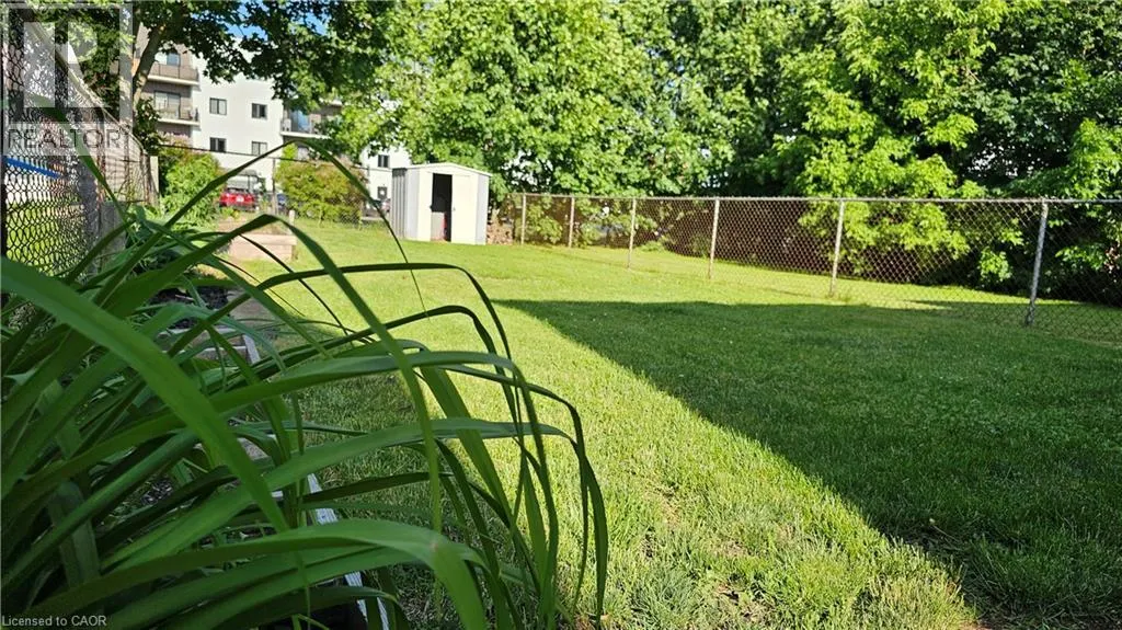 4 PARKSIDE Drive