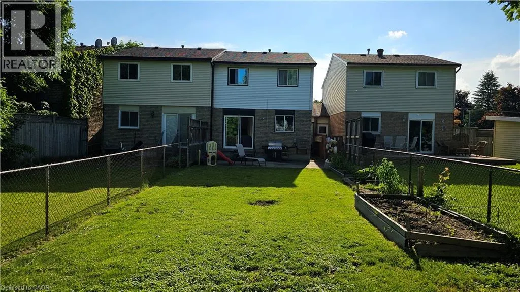 4 PARKSIDE Drive