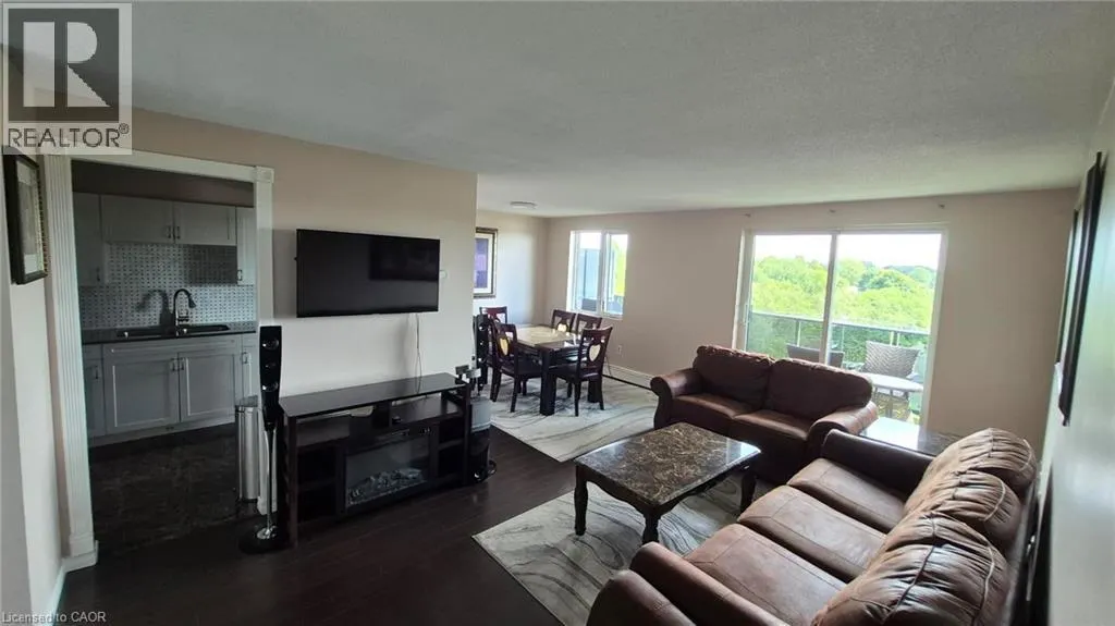 279 CHANDLER Drive Unit# 706 #706