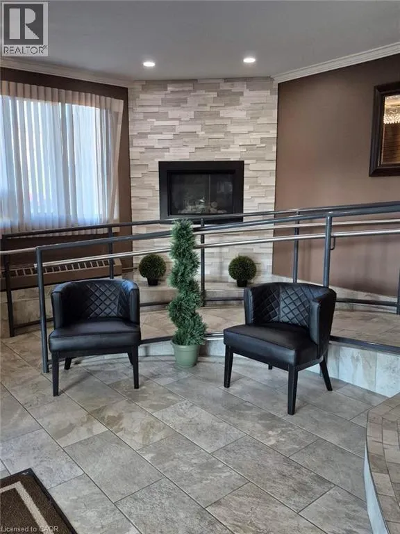 279 CHANDLER Drive Unit# 706 #706