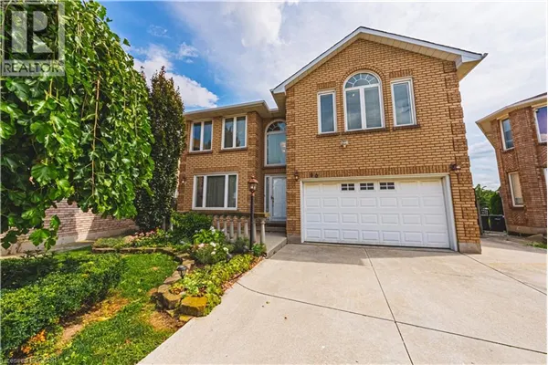 90 FAIRINGTON Crescent