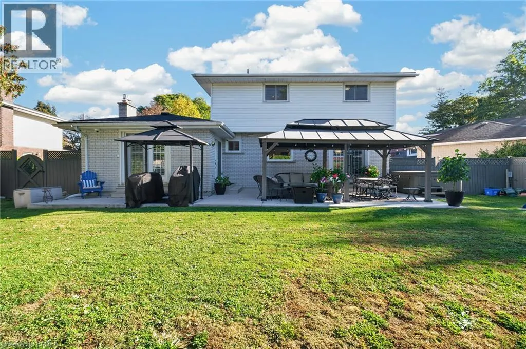 20 JAPONICA Crescent