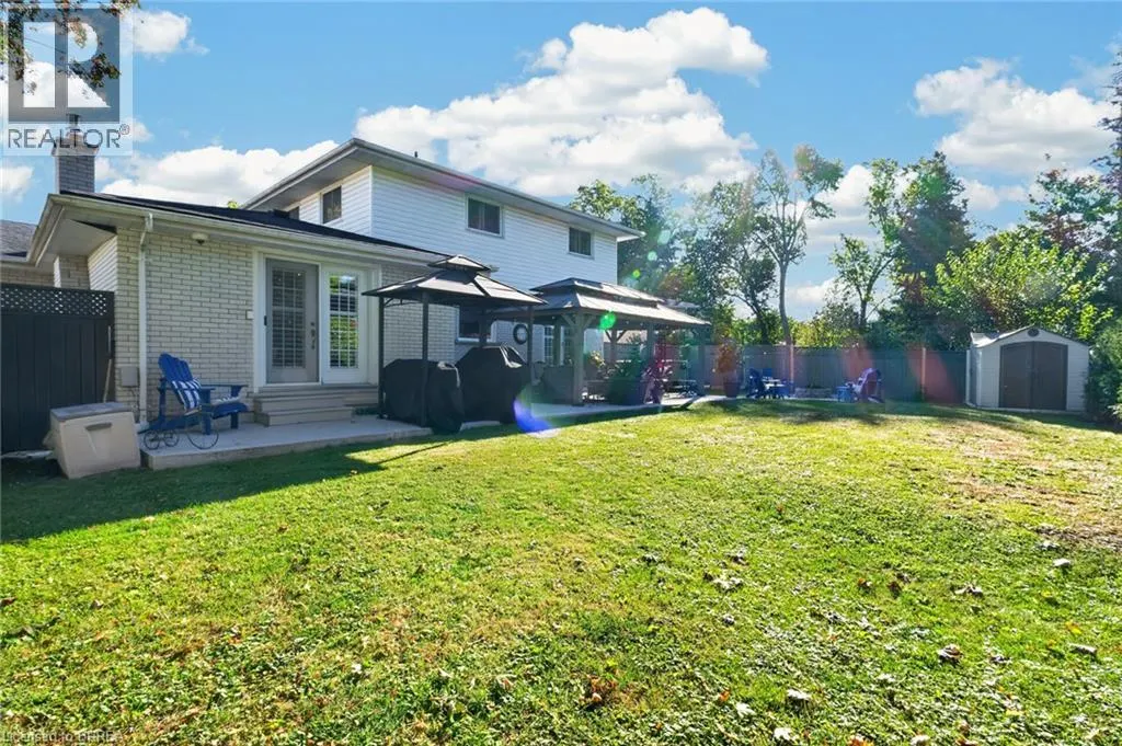 20 JAPONICA Crescent