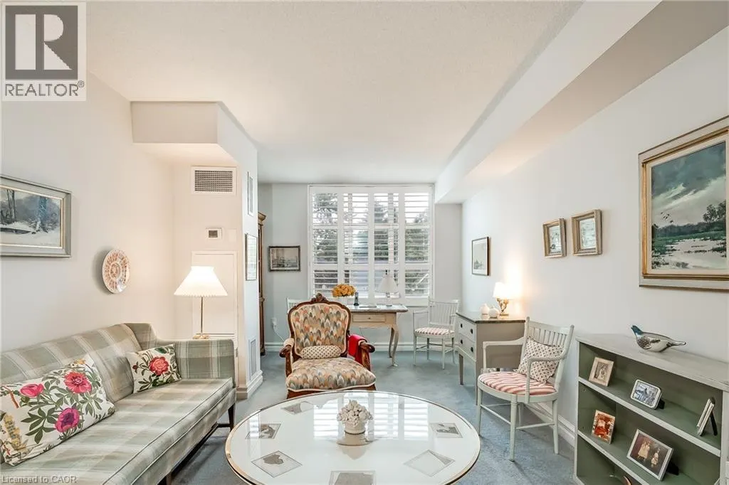 221 ROBINSON Street Unit# 307 #307