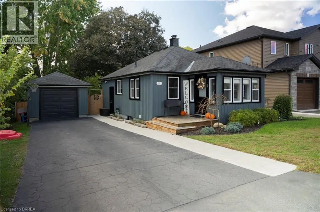 92 SOVEREIGN Street W