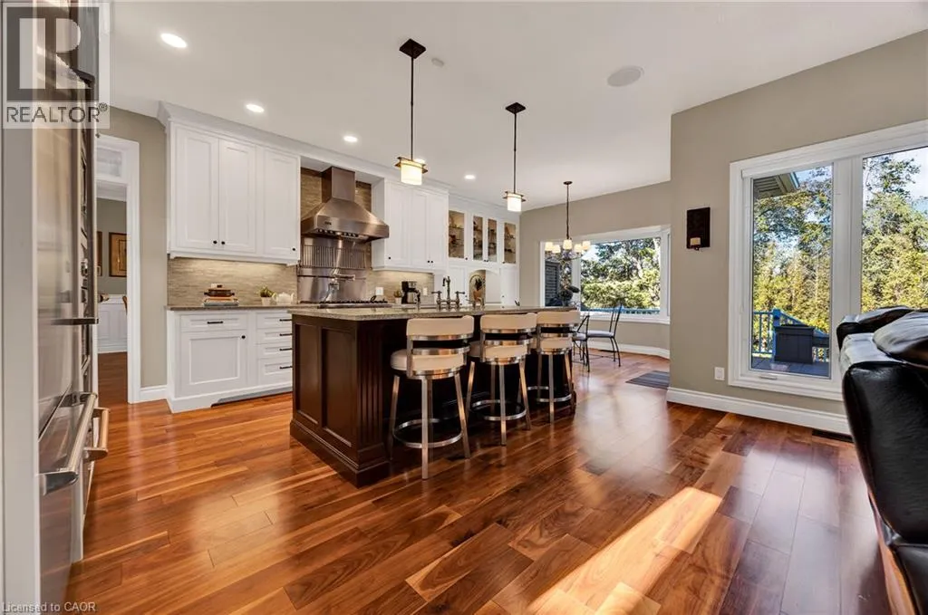 10 MEADOW HEIGHTS Drive