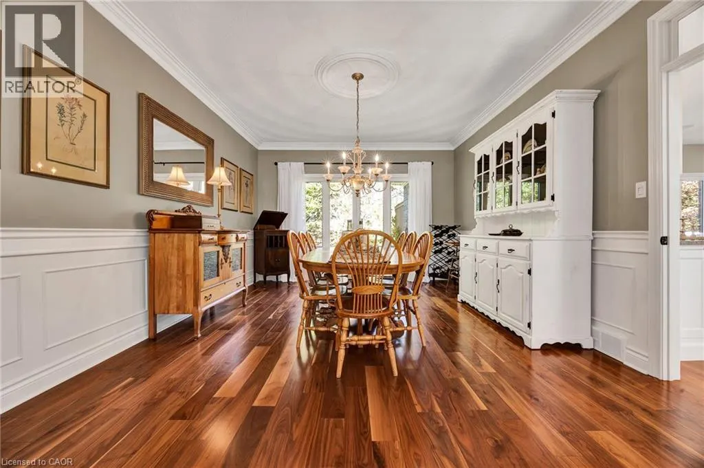 10 MEADOW HEIGHTS Drive