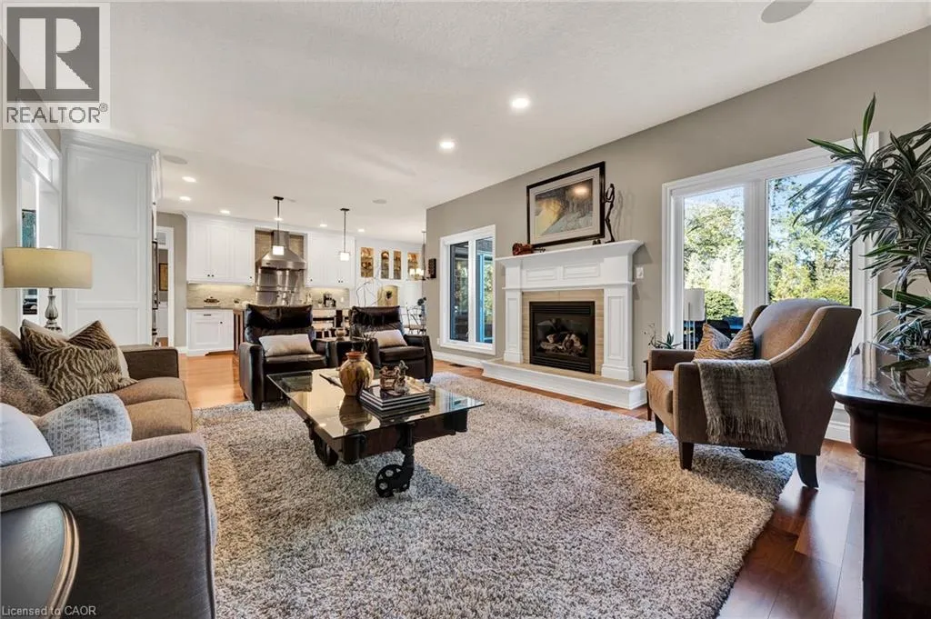 10 MEADOW HEIGHTS Drive