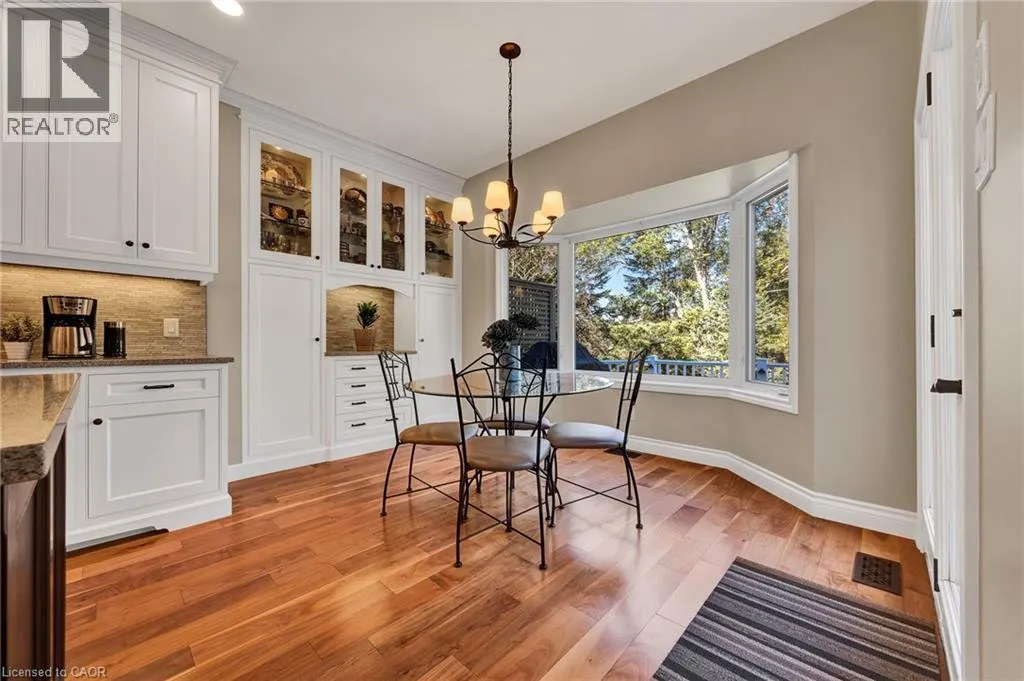 10 MEADOW HEIGHTS Drive