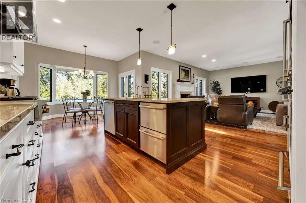 10 MEADOW HEIGHTS Drive