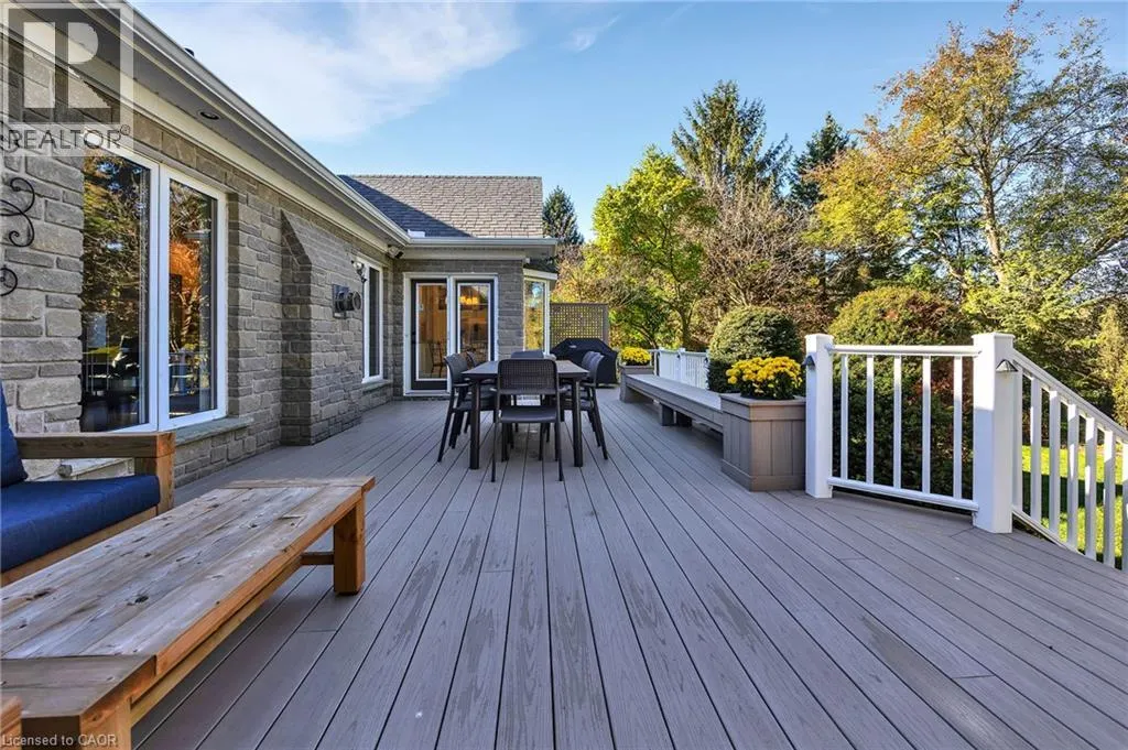 10 MEADOW HEIGHTS Drive