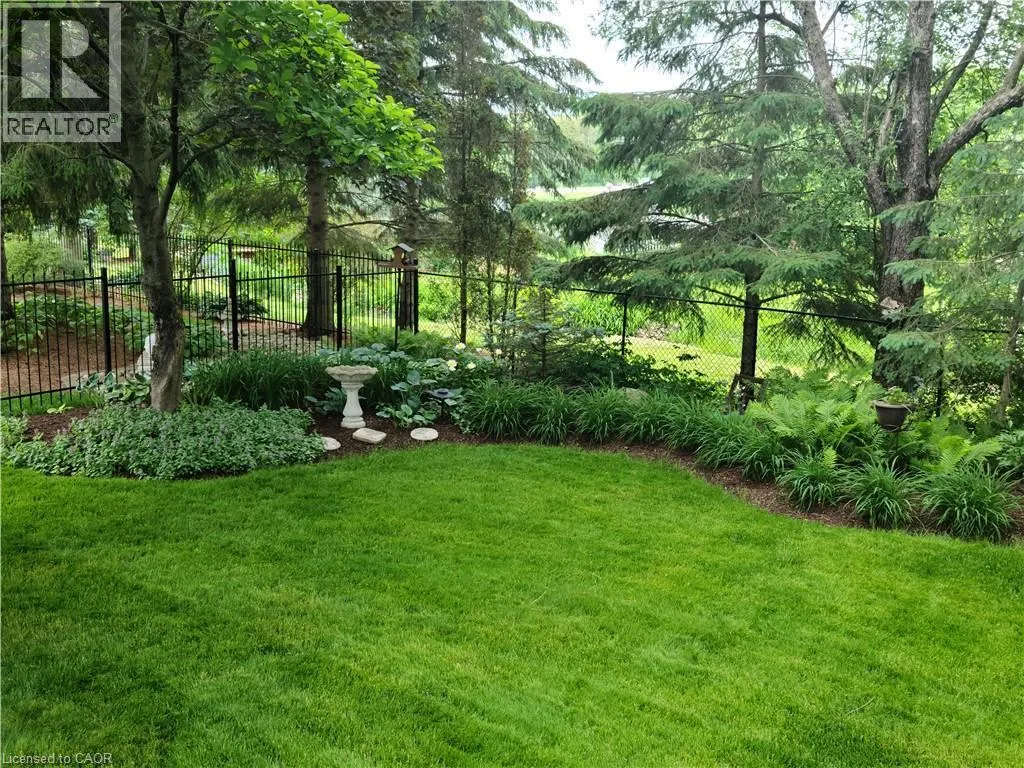 10 MEADOW HEIGHTS Drive