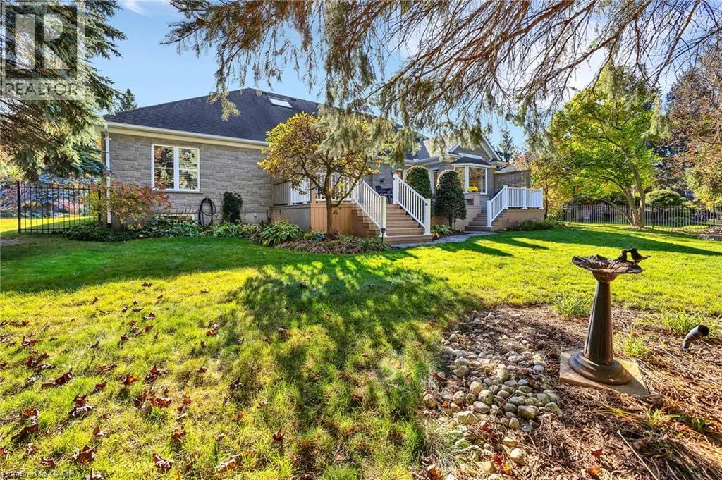 10 MEADOW HEIGHTS Drive