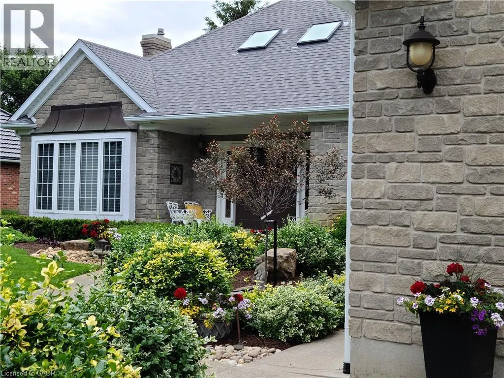 10 MEADOW HEIGHTS Drive