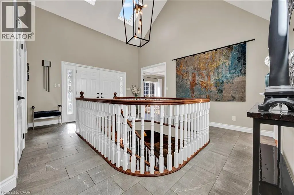10 MEADOW HEIGHTS Drive